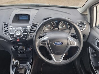 Used Ford Fiesta 2015 for sale - 77039975: Photo