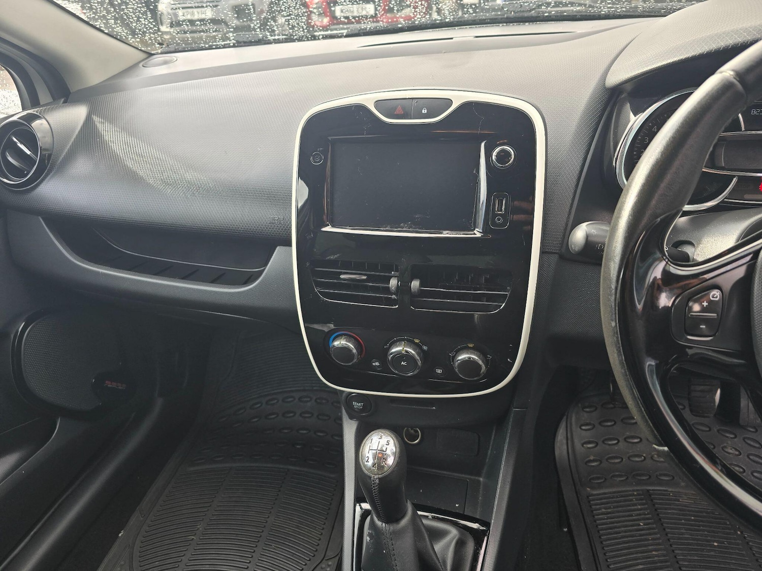 Used Renault Clio 2013 for sale - 76441350: Photo 10