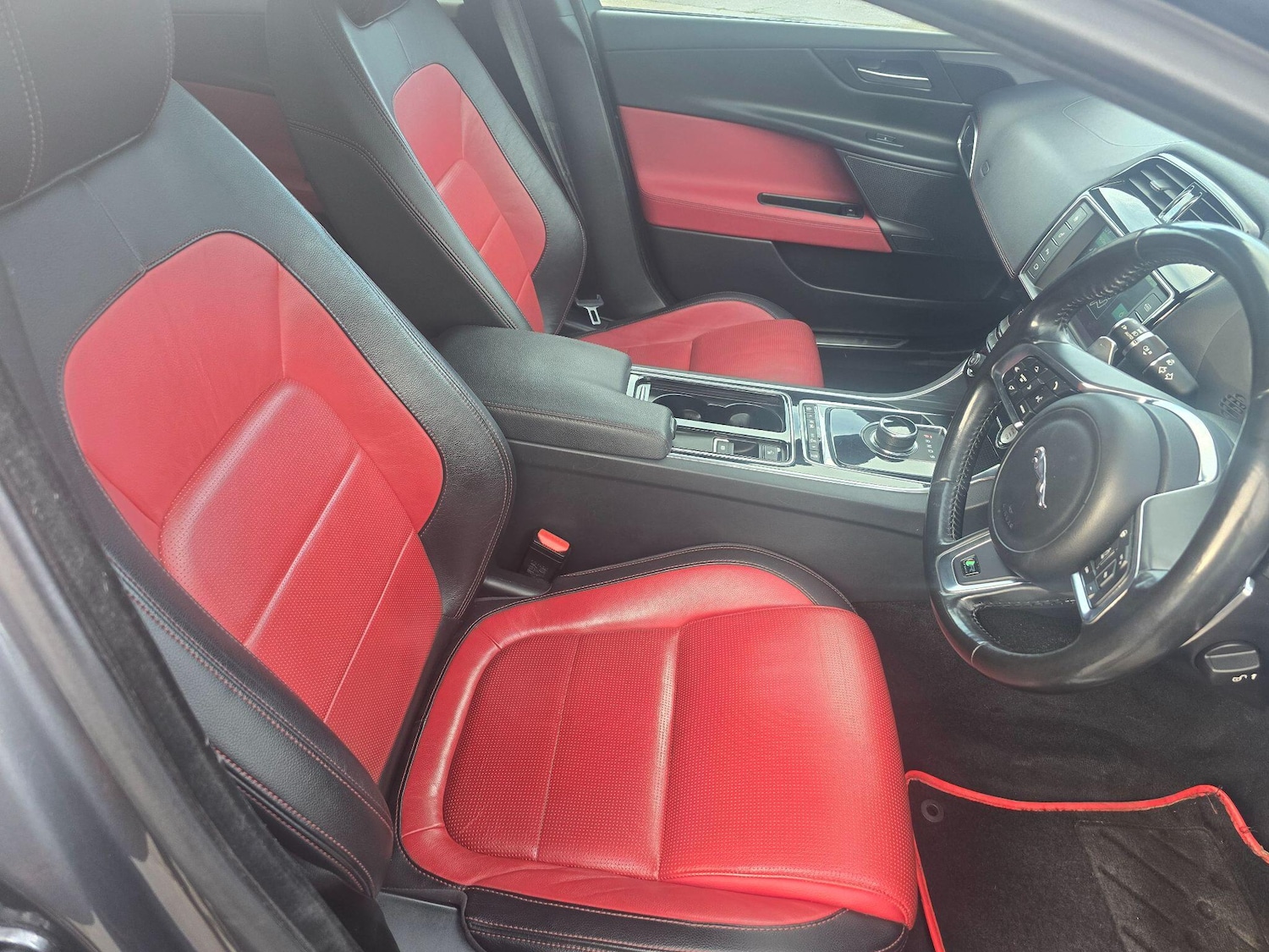 Used Jaguar XE 2018 for sale - 77215716: Photo 12