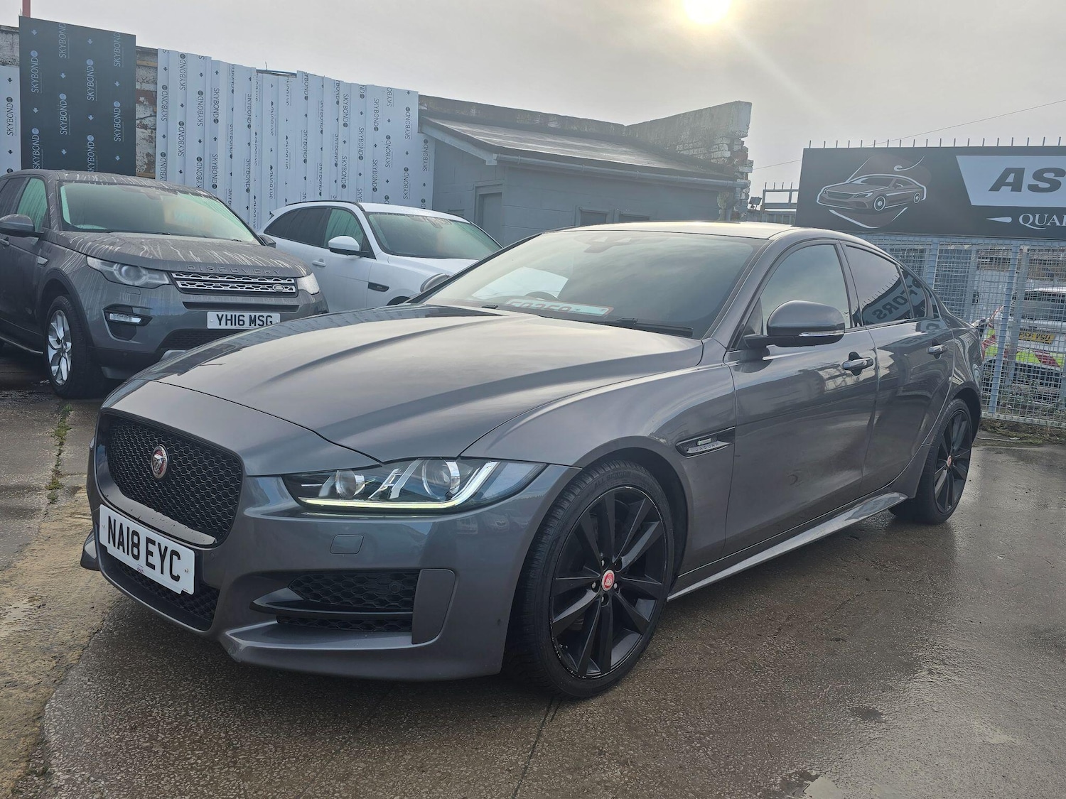 Used Jaguar XE 2018 for sale - 77215716: Photo 3
