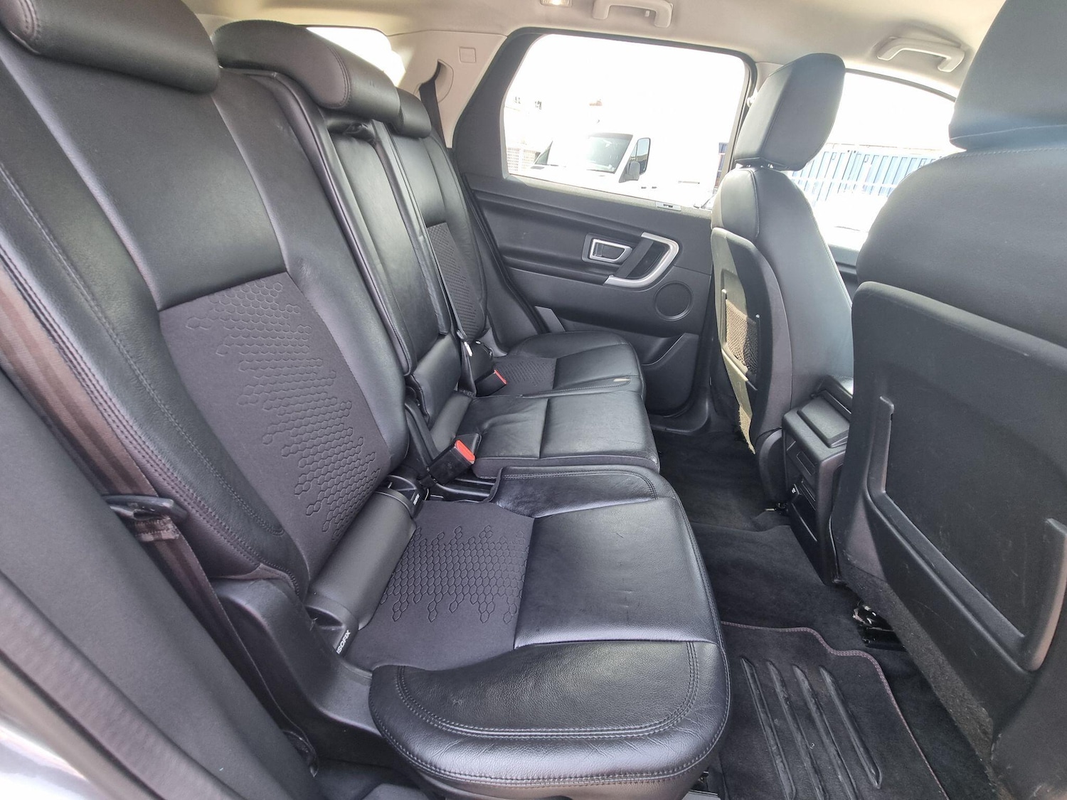 Used Land Rover Discovery Sport 2017 for sale - 76371268: Photo 6
