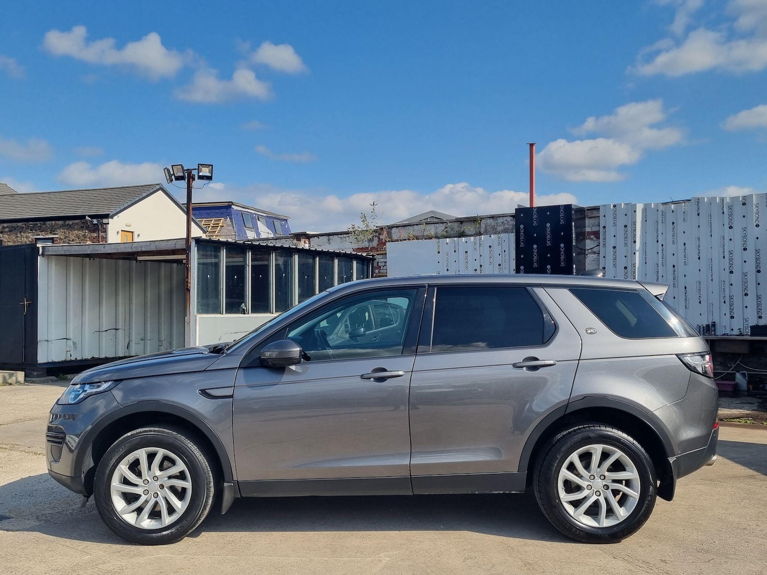 Used Land Rover Discovery Sport 2017 for sale - 76371268: Photo 8