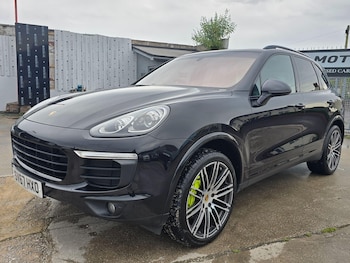 Used Porsche Cayenne 2017 for sale - 76370812: Photo