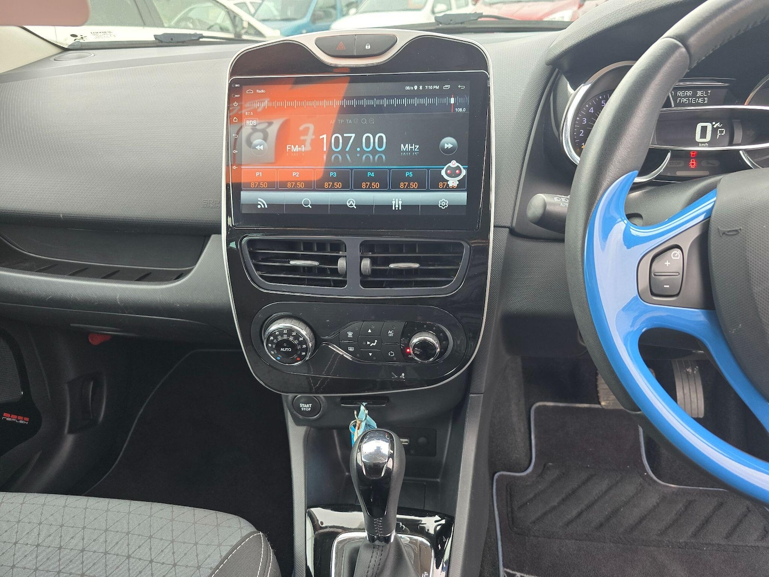 Used Renault Clio for sale - 76476445: Photo 11