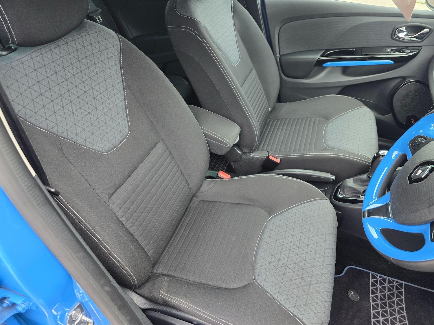 Used Renault Clio for sale - 76476445: Photo 12