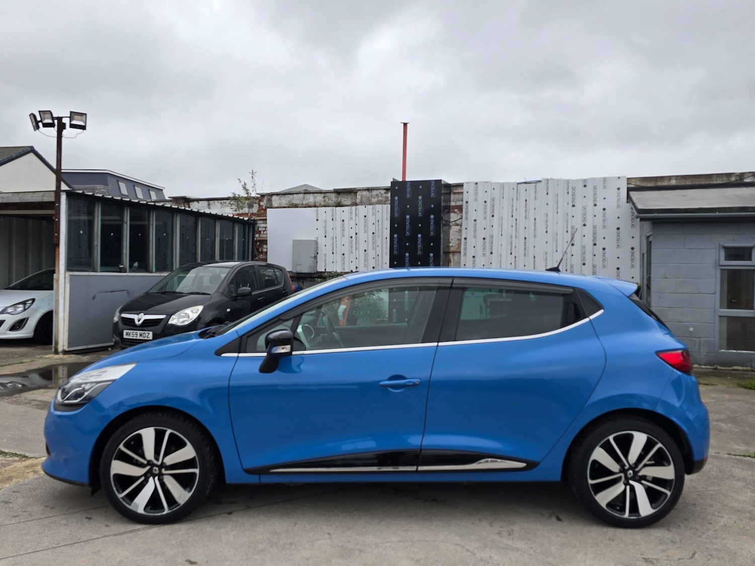 Used Renault Clio for sale - 76476445: Photo 4