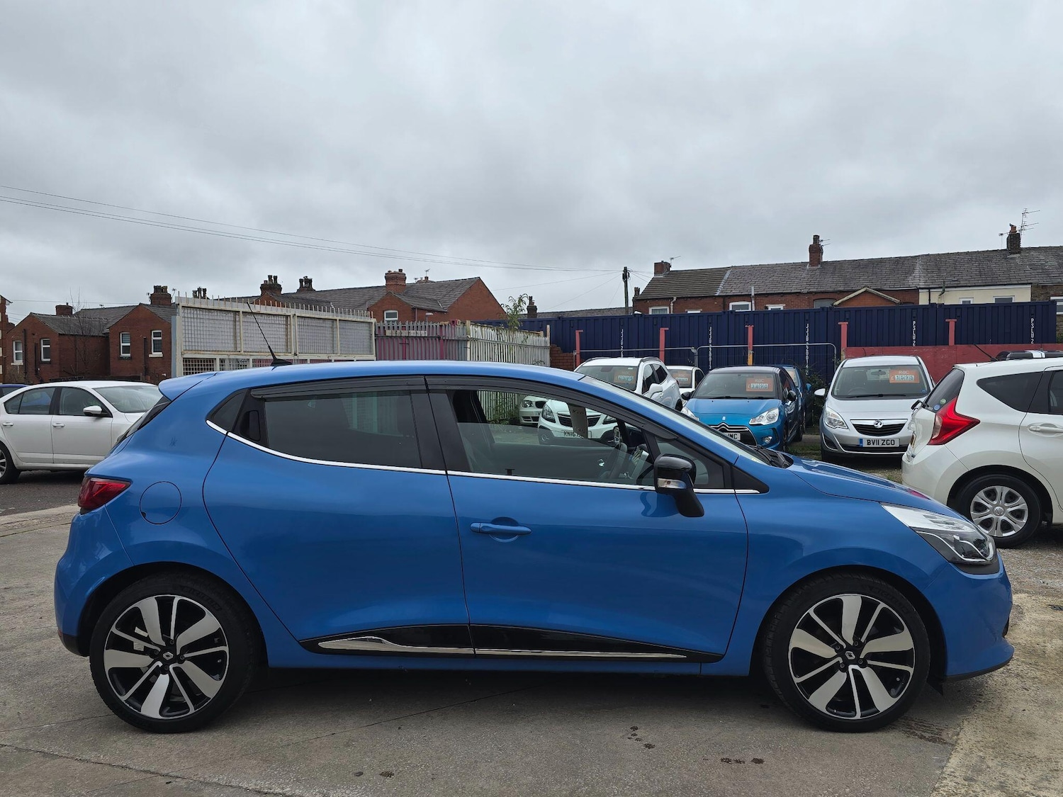 Used Renault Clio for sale - 76476445: Photo 8