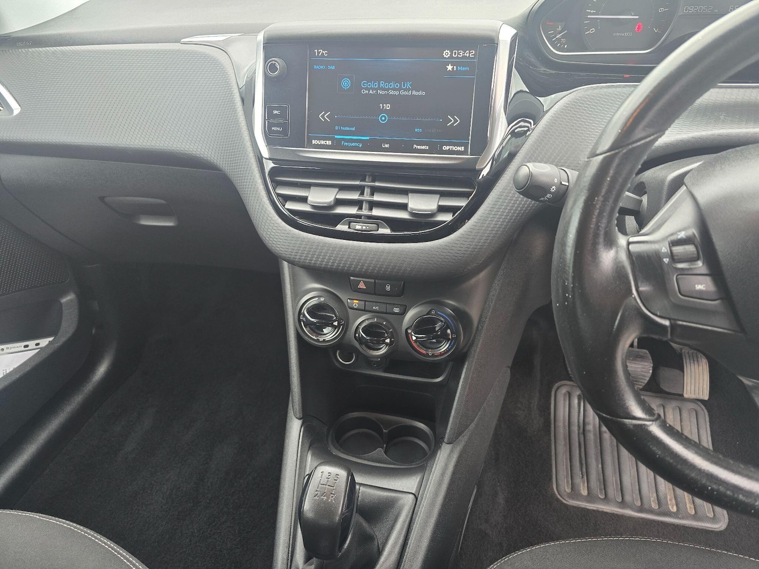 Used Peugeot 208 2017 for sale - 76371396: Photo 11