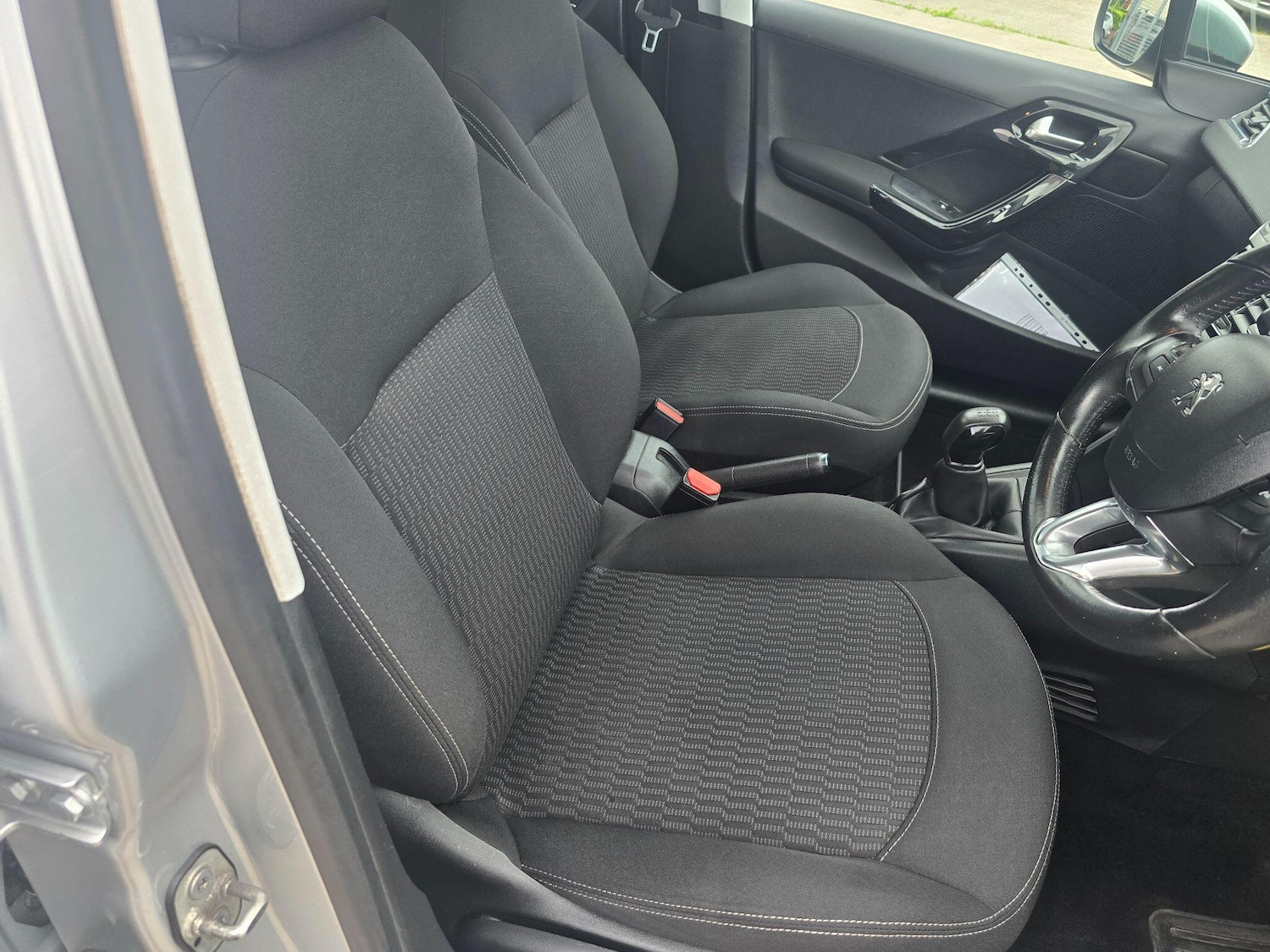Used Peugeot 208 2017 for sale - 76371396: Photo 12