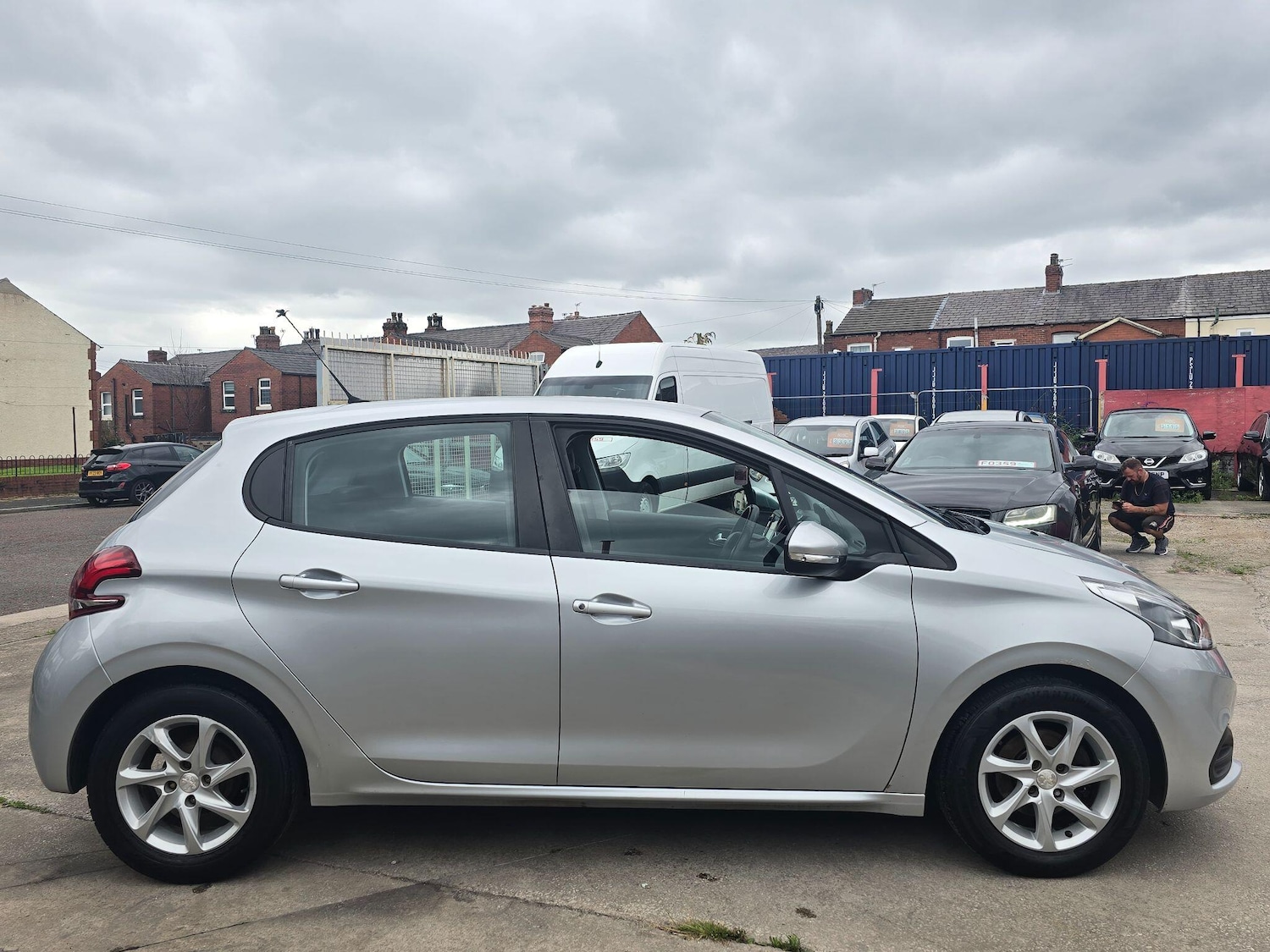 Used Peugeot 208 2017 for sale - 76371396: Photo 8