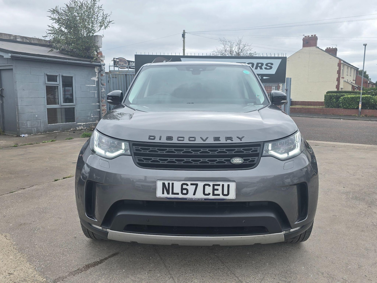 Used Land Rover Discovery 2017 for sale - 76989740: Photo 2