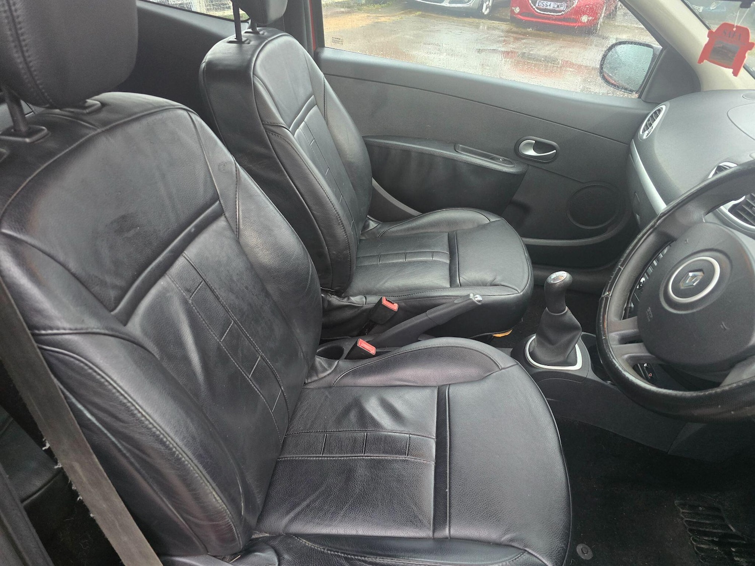 Used Renault Clio 2010 for sale - 77523853: Photo 12