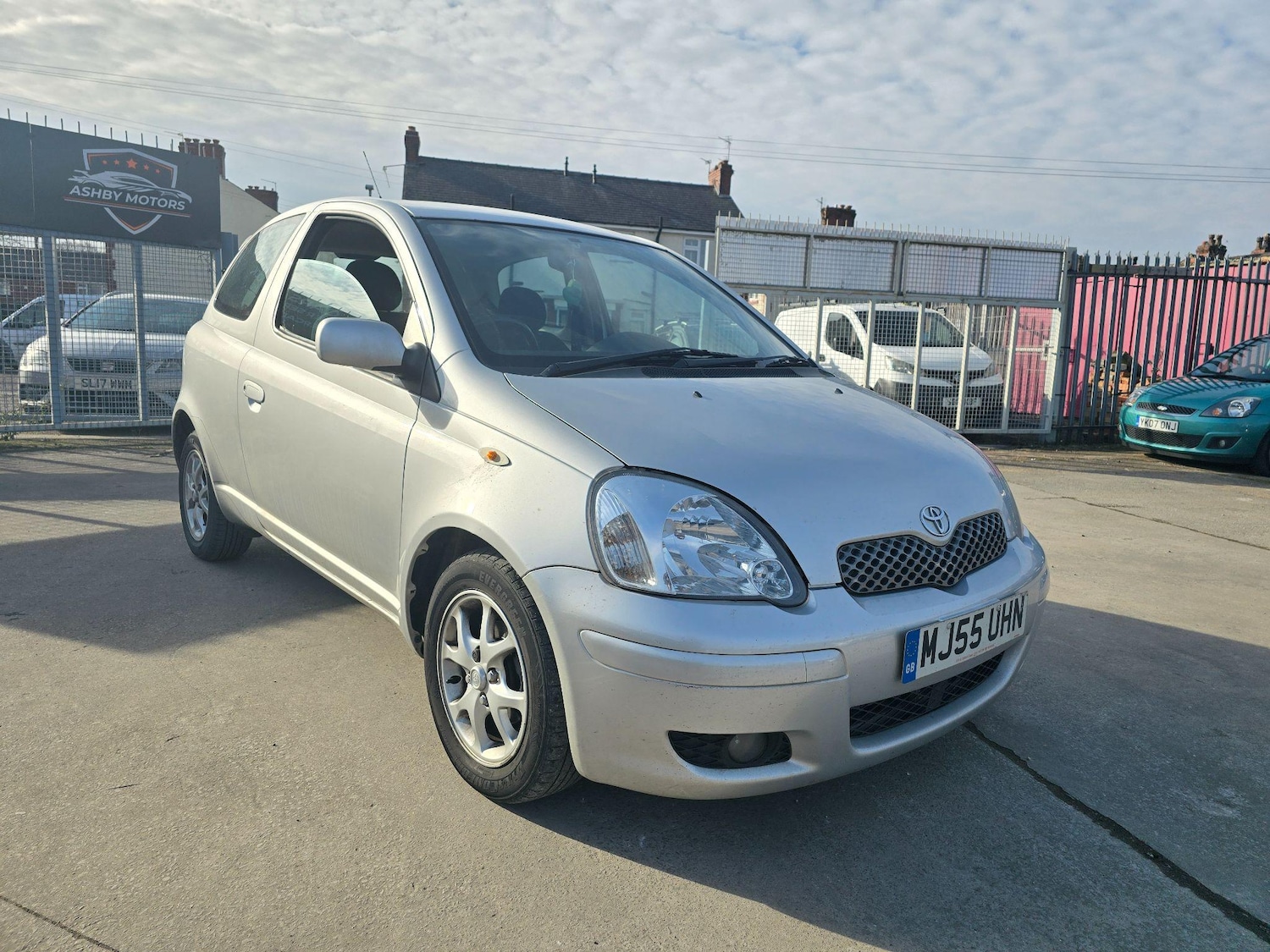Used Toyota Yaris 2005 for sale - 76371089: Photo 1