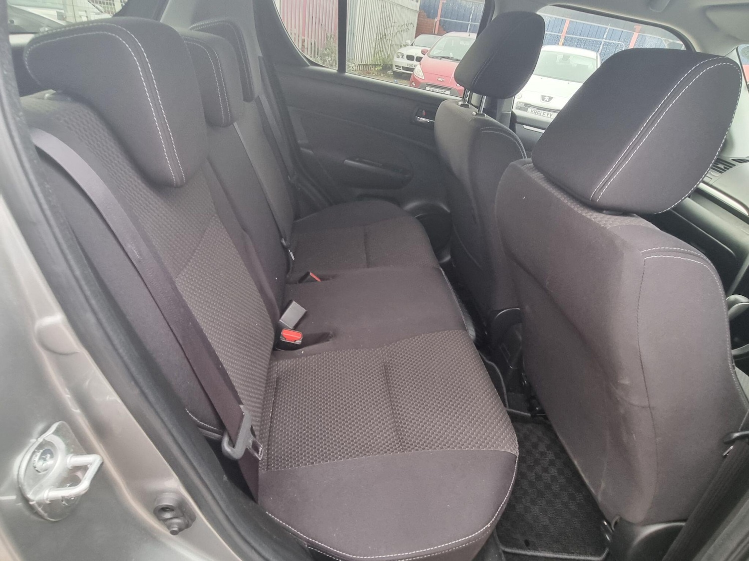 Used Suzuki Swift for sale - 76485352: Photo 6