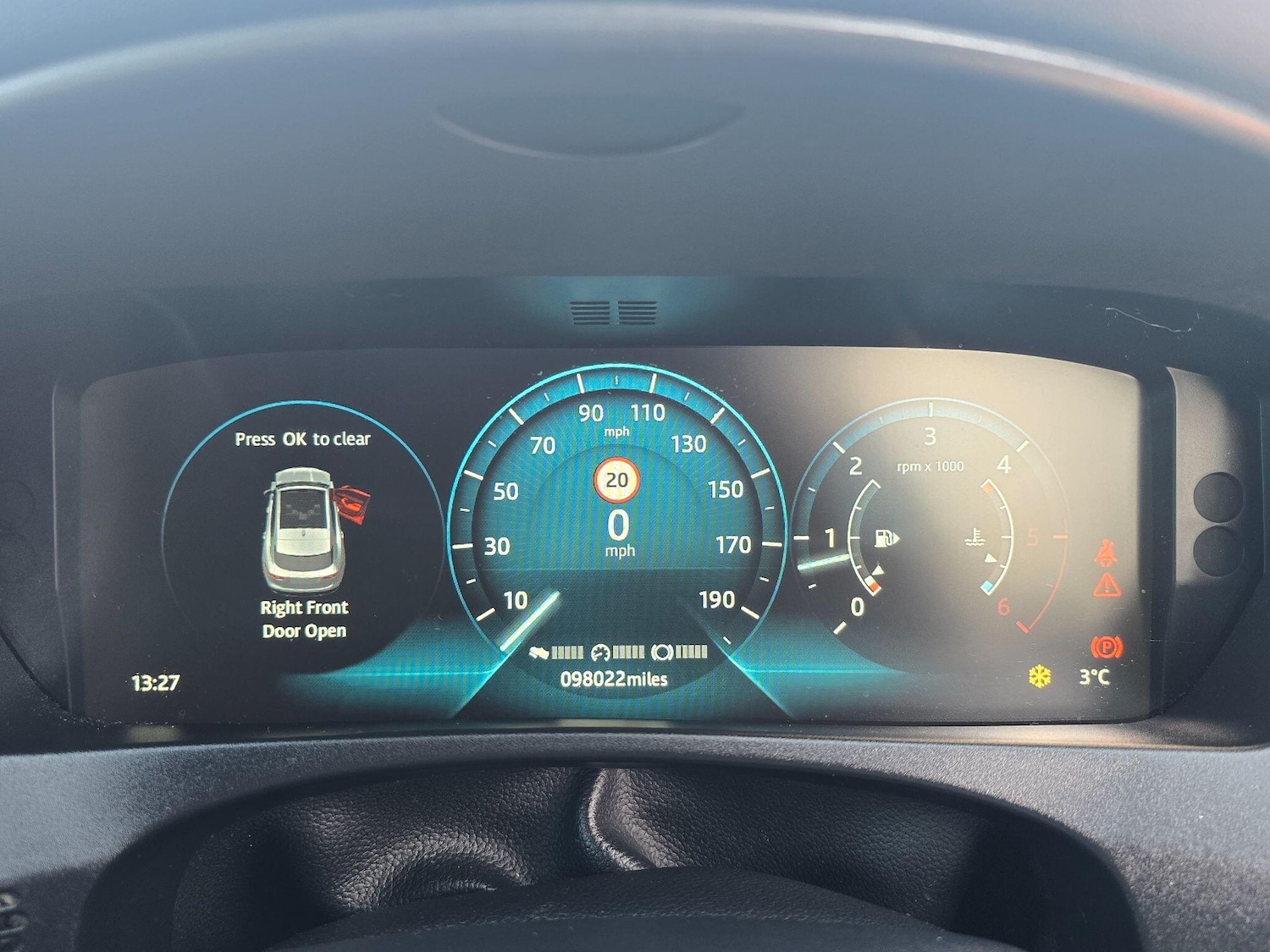 Used Jaguar F-Pace 2016 for sale - 77163254: Photo 10