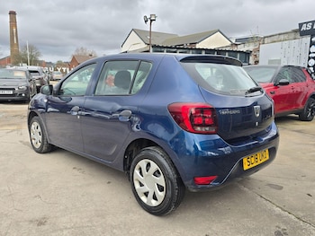 Used Dacia Sandero 2018 for sale - 77882705: Photo