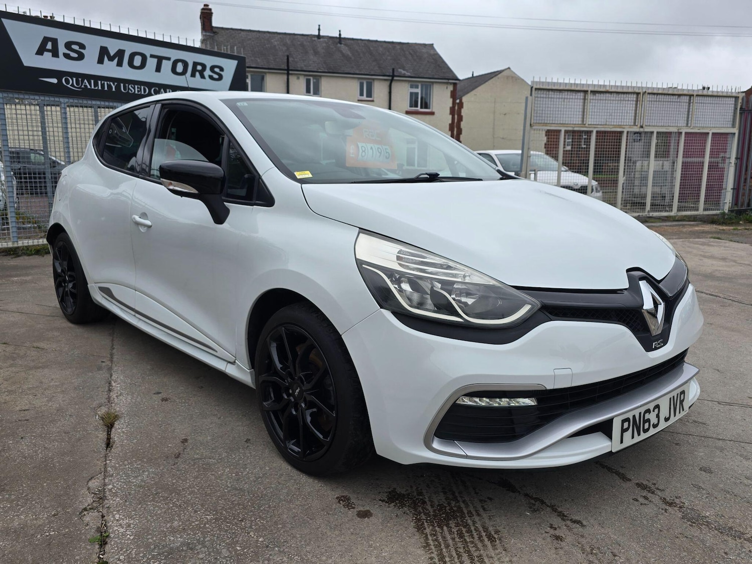 Used Renault Clio for sale - 76476450: Photo 1