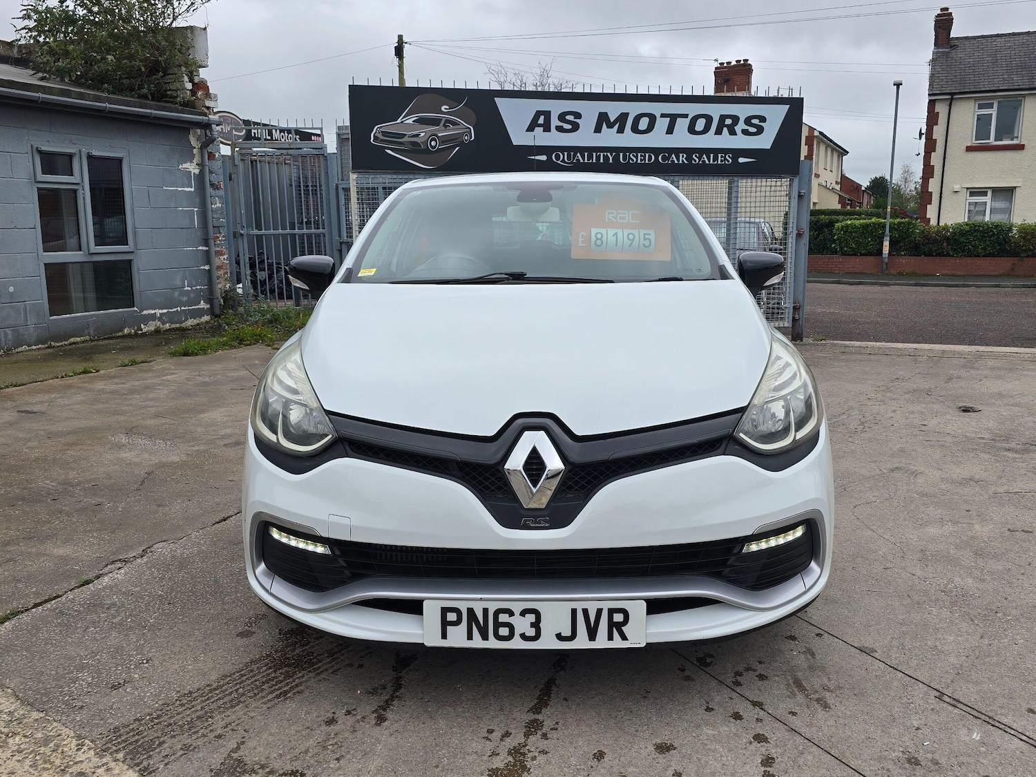 Used Renault Clio for sale - 76476450: Photo 2
