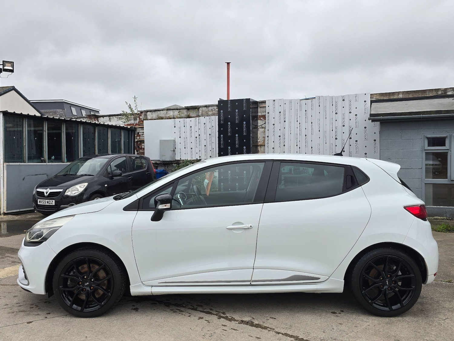 Used Renault Clio for sale - 76476450: Photo 4