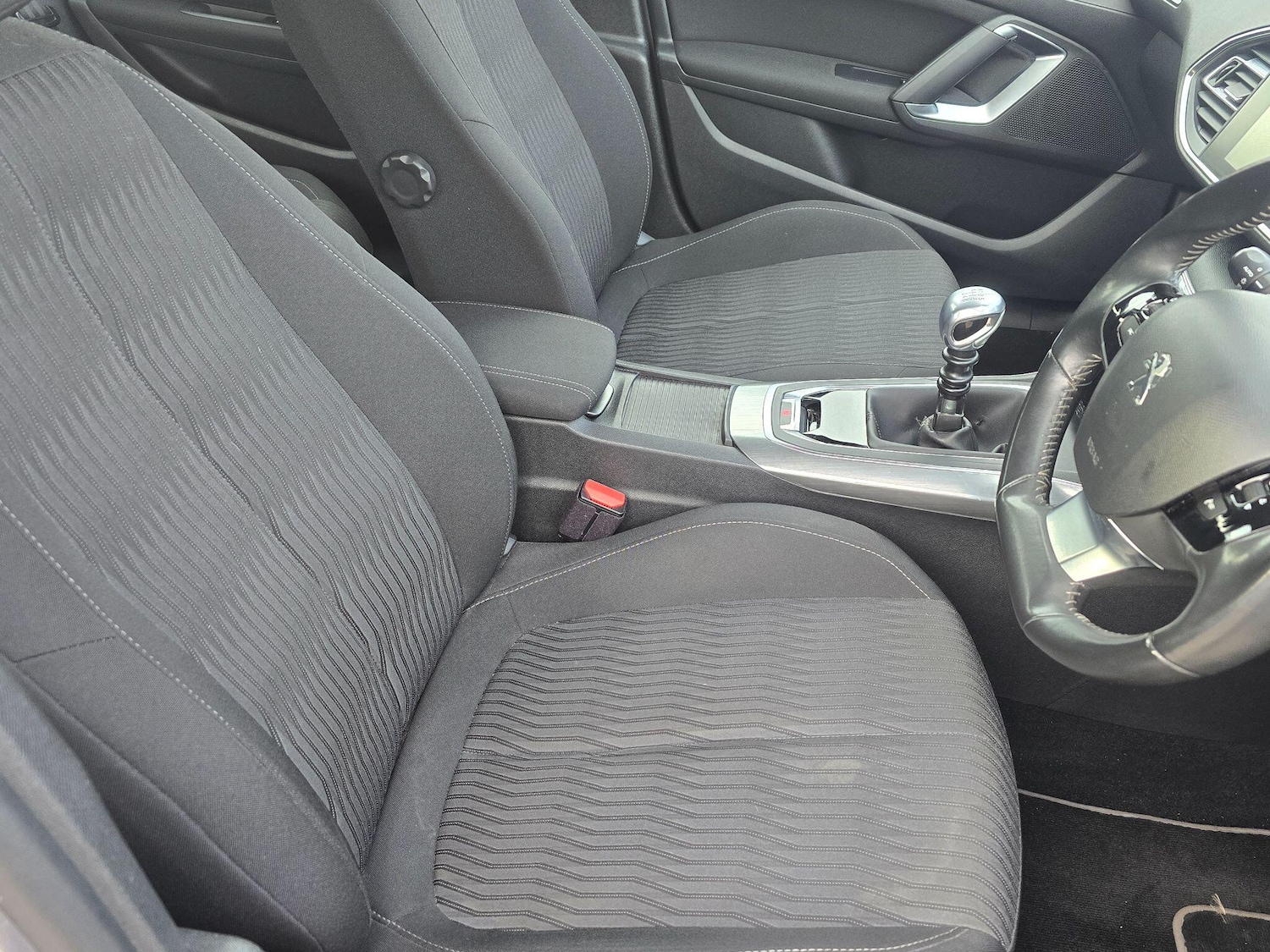 Used Peugeot 308 2014 for sale - 76832159: Photo 12