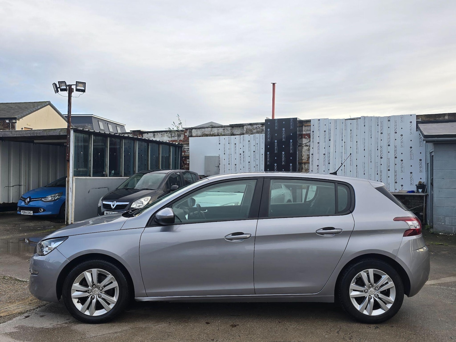 Used Peugeot 308 2014 for sale - 76832159: Photo 4