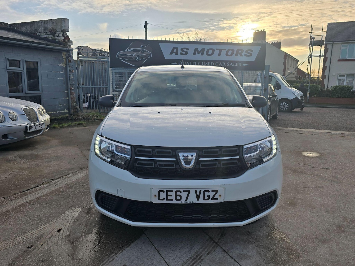 Used Dacia Sandero 2017 for sale - 77359132: Photo 2