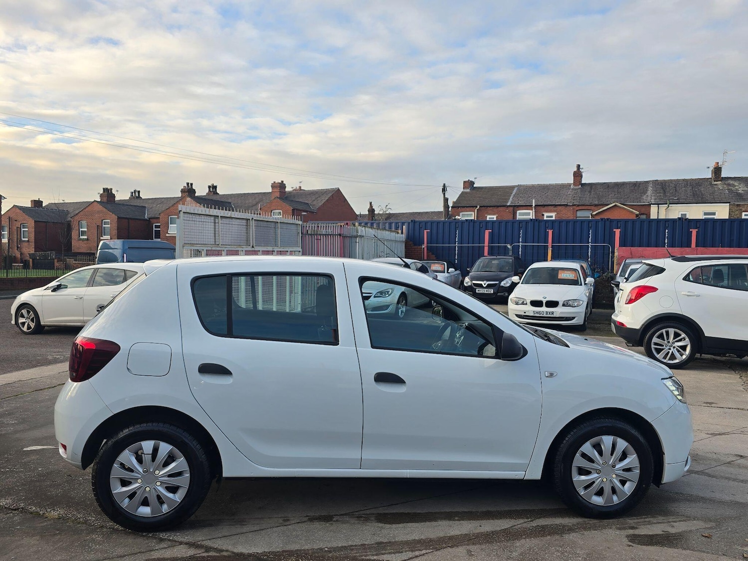 Used Dacia Sandero 2017 for sale - 77359132: Photo 8