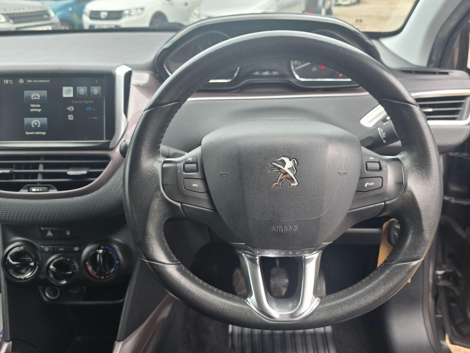 Used Peugeot 2008 2015 for sale - 76370231: Photo 9