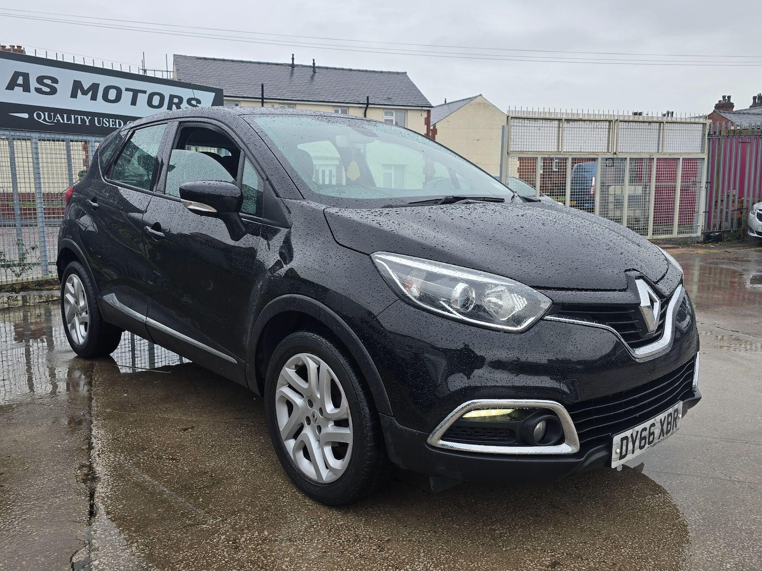 Used Renault Captur 2016 for sale - 77291570: Photo 1