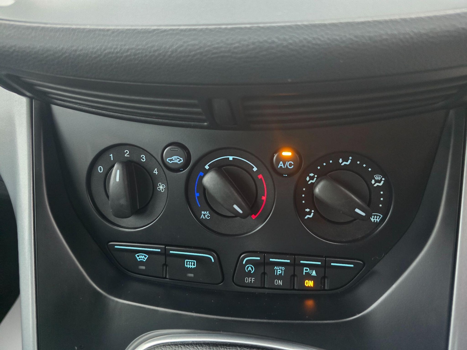 Used Ford Grand C-Max 2013 for sale - 76370382: Photo 12