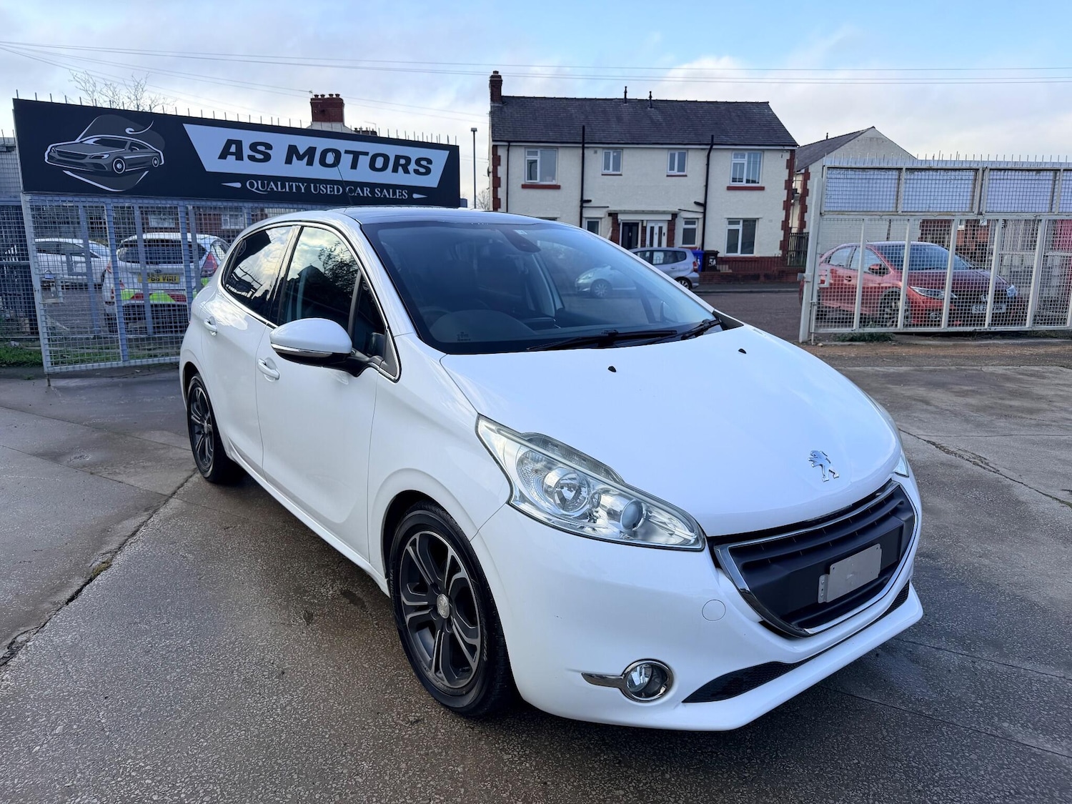 Used Peugeot 208 for sale - 76513209: Photo 1