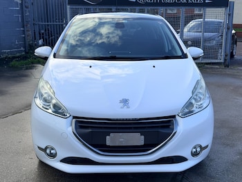 Used Peugeot 208 2013 for sale - 76513209: Photo