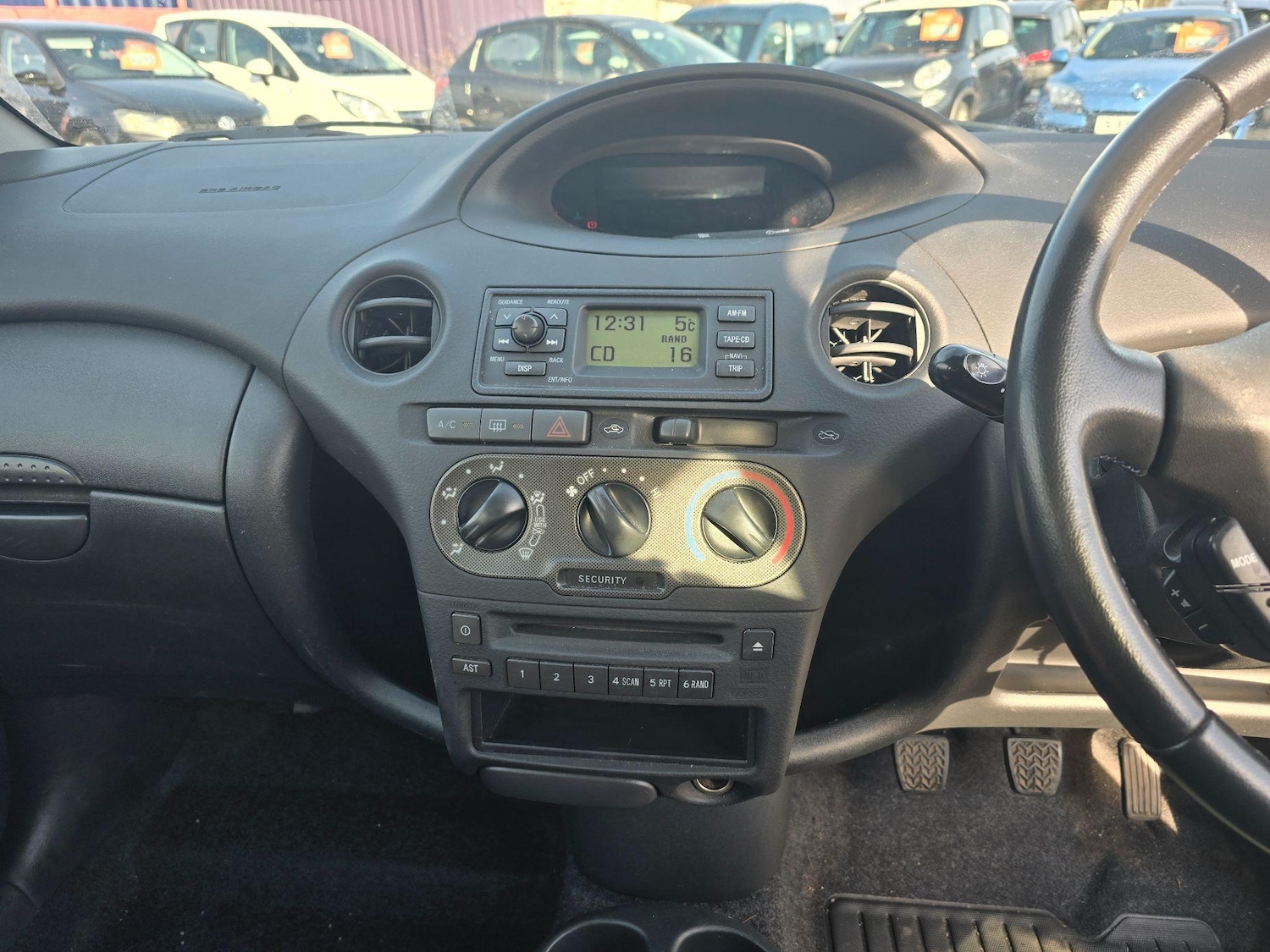 Used Toyota Yaris 2005 for sale - 76991356: Photo 11