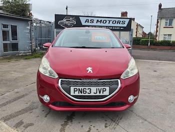 Used Peugeot 208 2014 for sale - 76476447: Photo