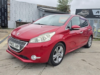 Used Peugeot 208 2014 for sale - 76476447: Photo