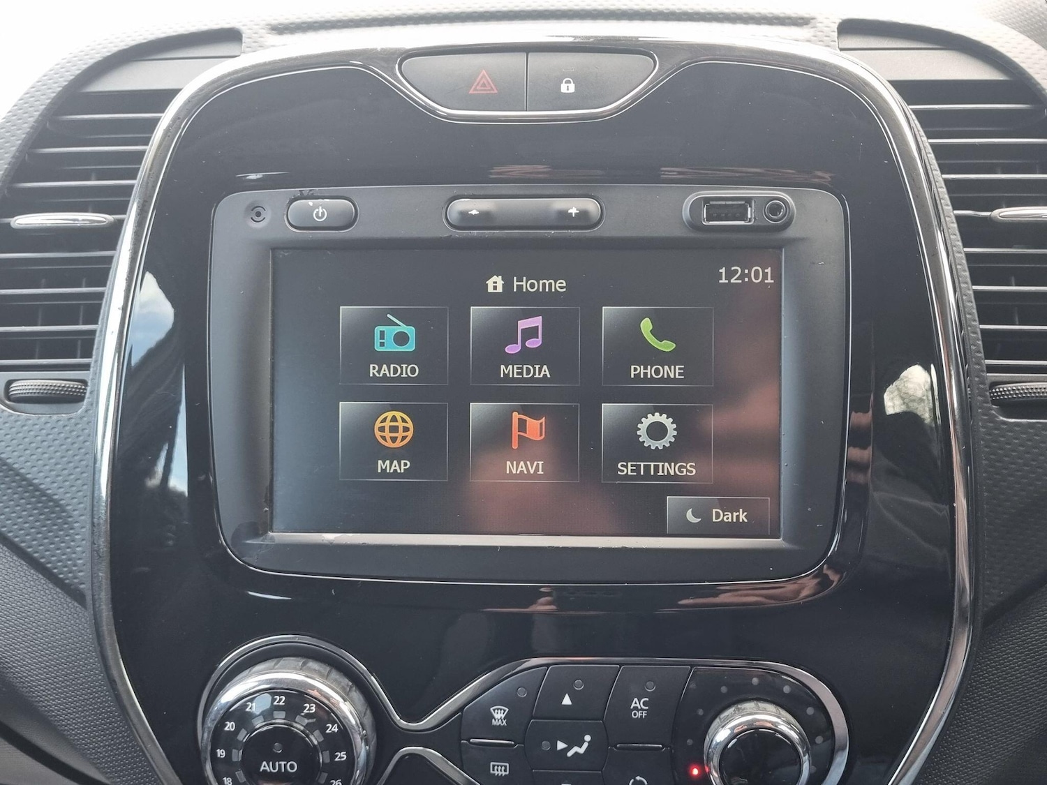 Used Renault Captur 2014 for sale - 76993519: Photo 10