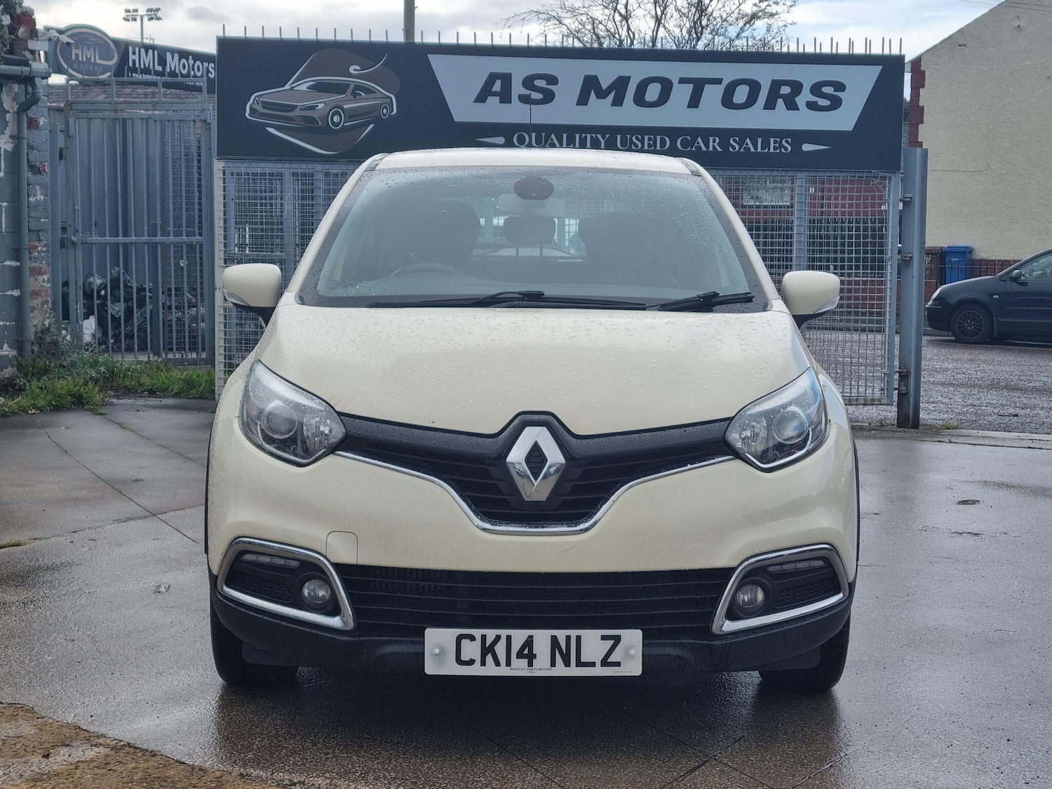 Used Renault Captur 2014 for sale - 76993519: Photo 2
