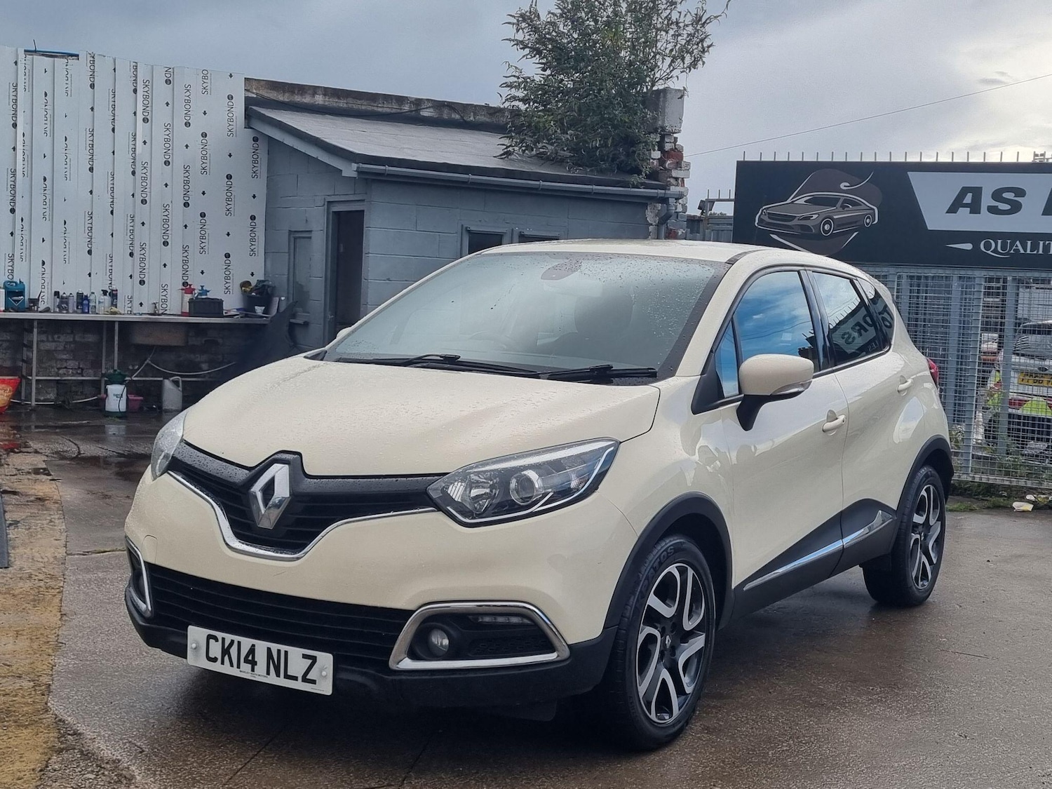 Used Renault Captur 2014 for sale - 76993519: Photo 3