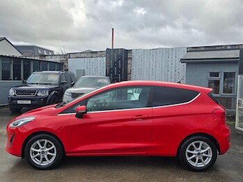 Used Ford Fiesta 2017 for sale - 77400709: Photo