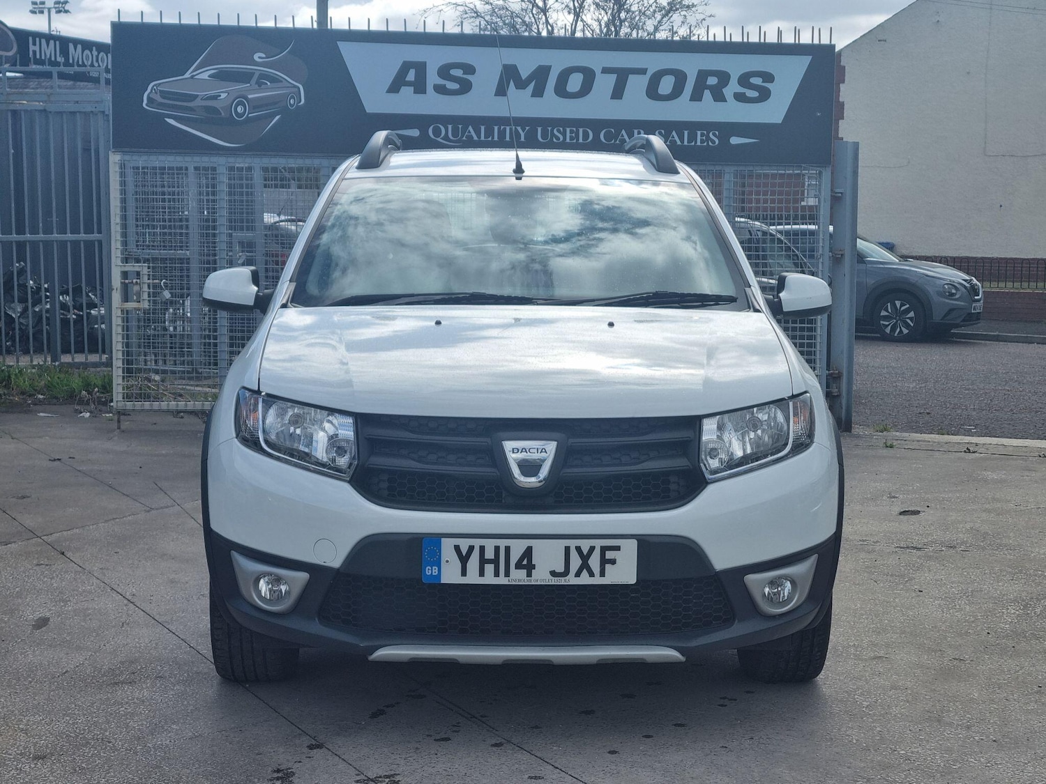 Used Dacia Sandero Stepway 2014 for sale - 76370729: Photo 2