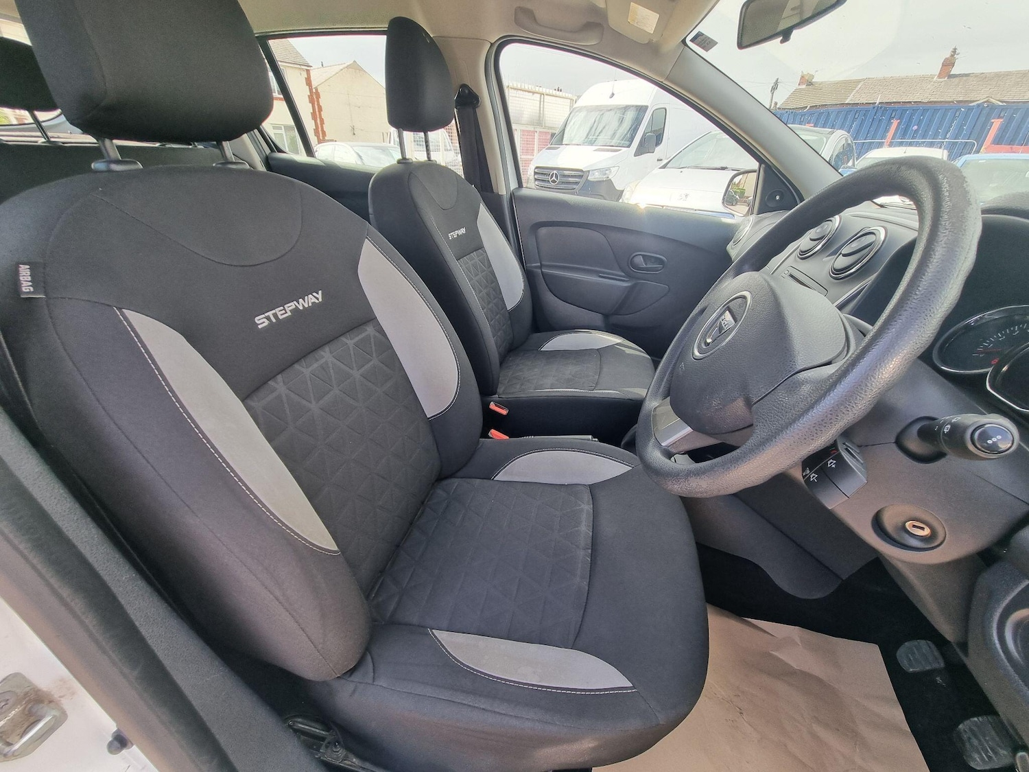 Used Dacia Sandero Stepway 2014 for sale - 76370729: Photo 5