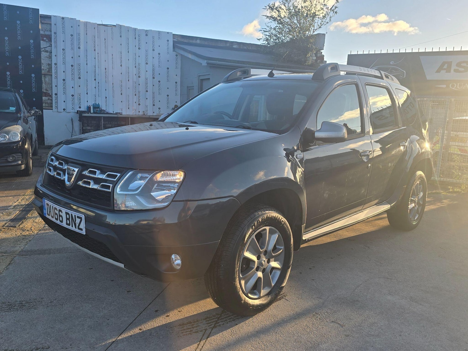 Used Dacia Duster 2016 for sale - 76633428: Photo 2