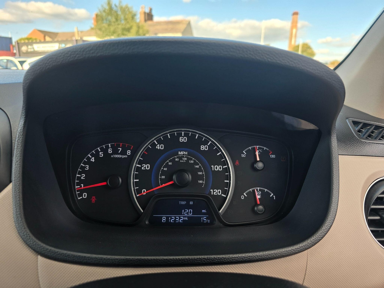 Used Hyundai i10 2014 for sale - 76370217: Photo 10