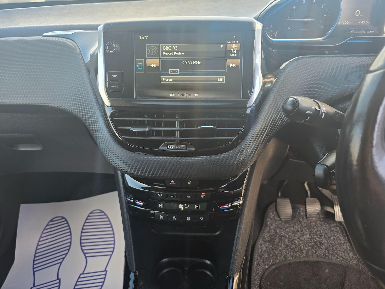 Used Peugeot 2008 2015 for sale - 76388160: Photo 11