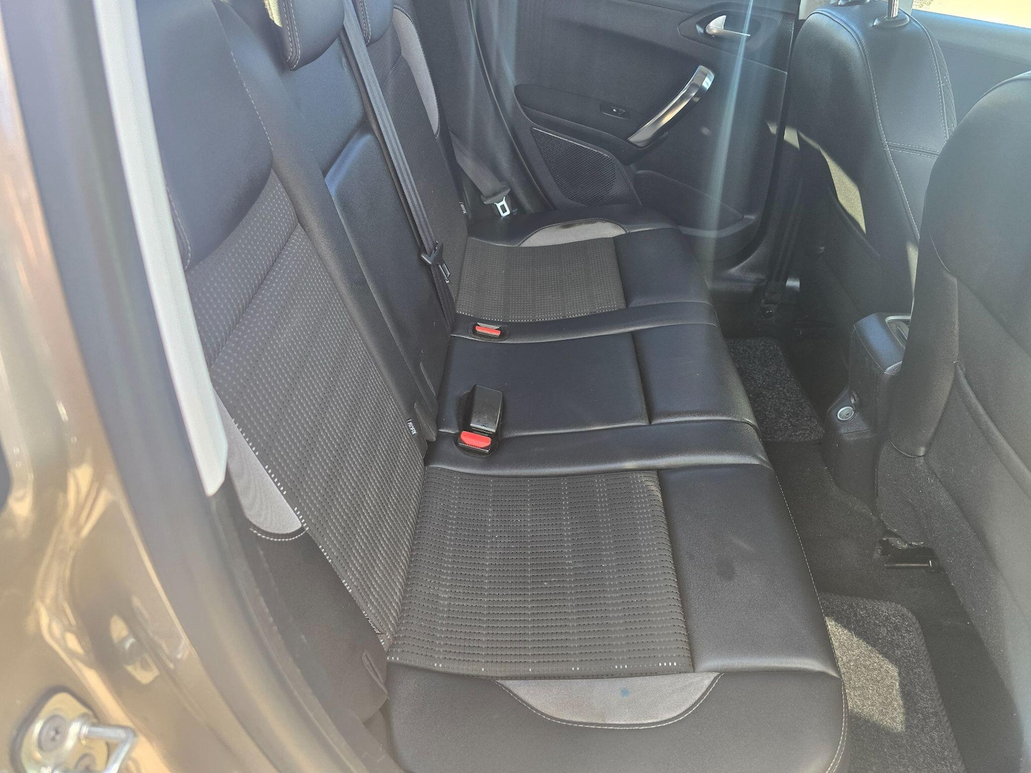 Used Peugeot 2008 2015 for sale - 76388160: Photo 13