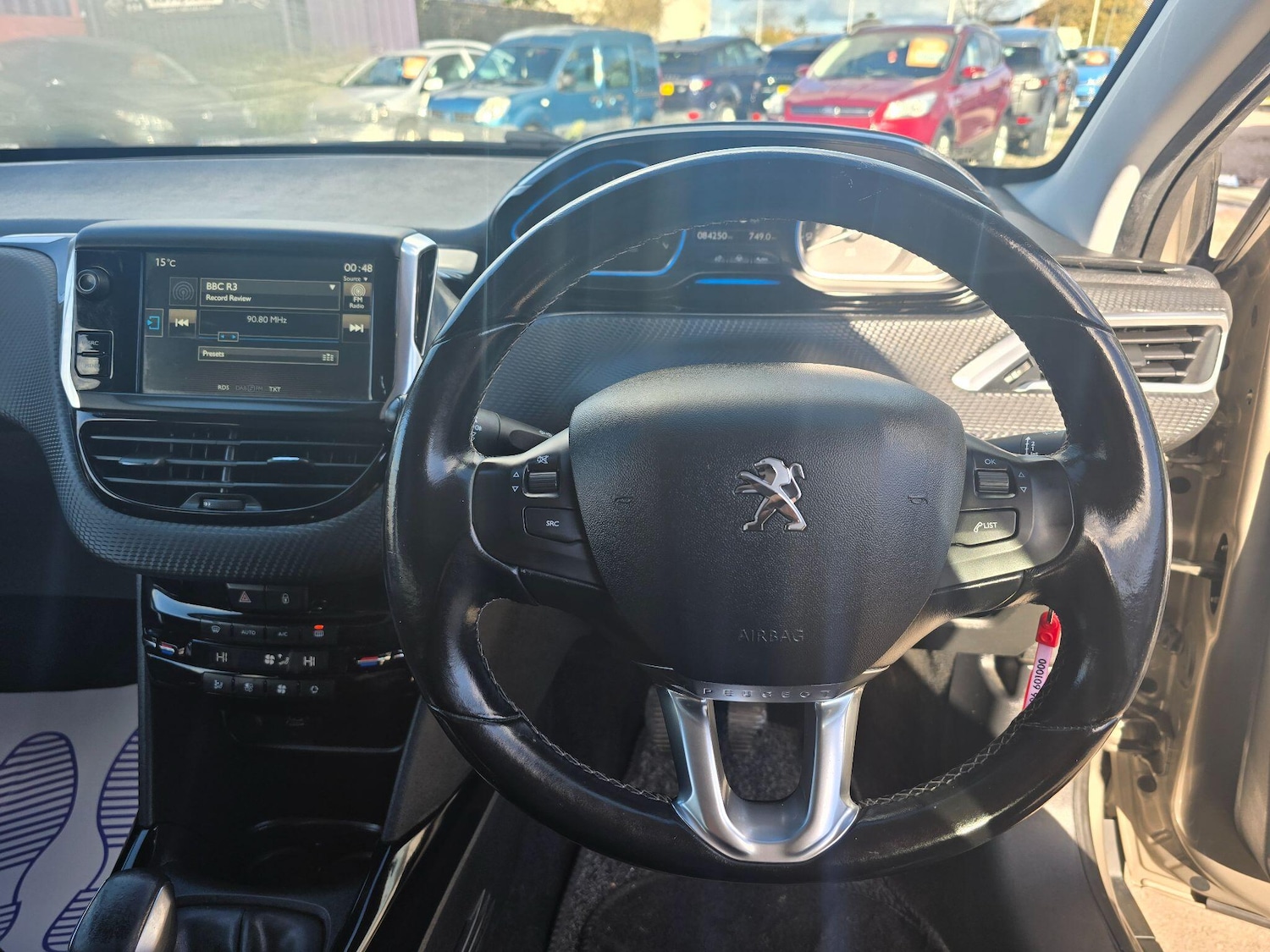 Used Peugeot 2008 2015 for sale - 76388160: Photo 9