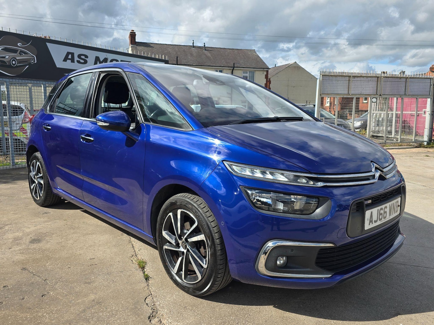Used Citroen C4 Picasso 2016 for sale - 76370268: Photo 1