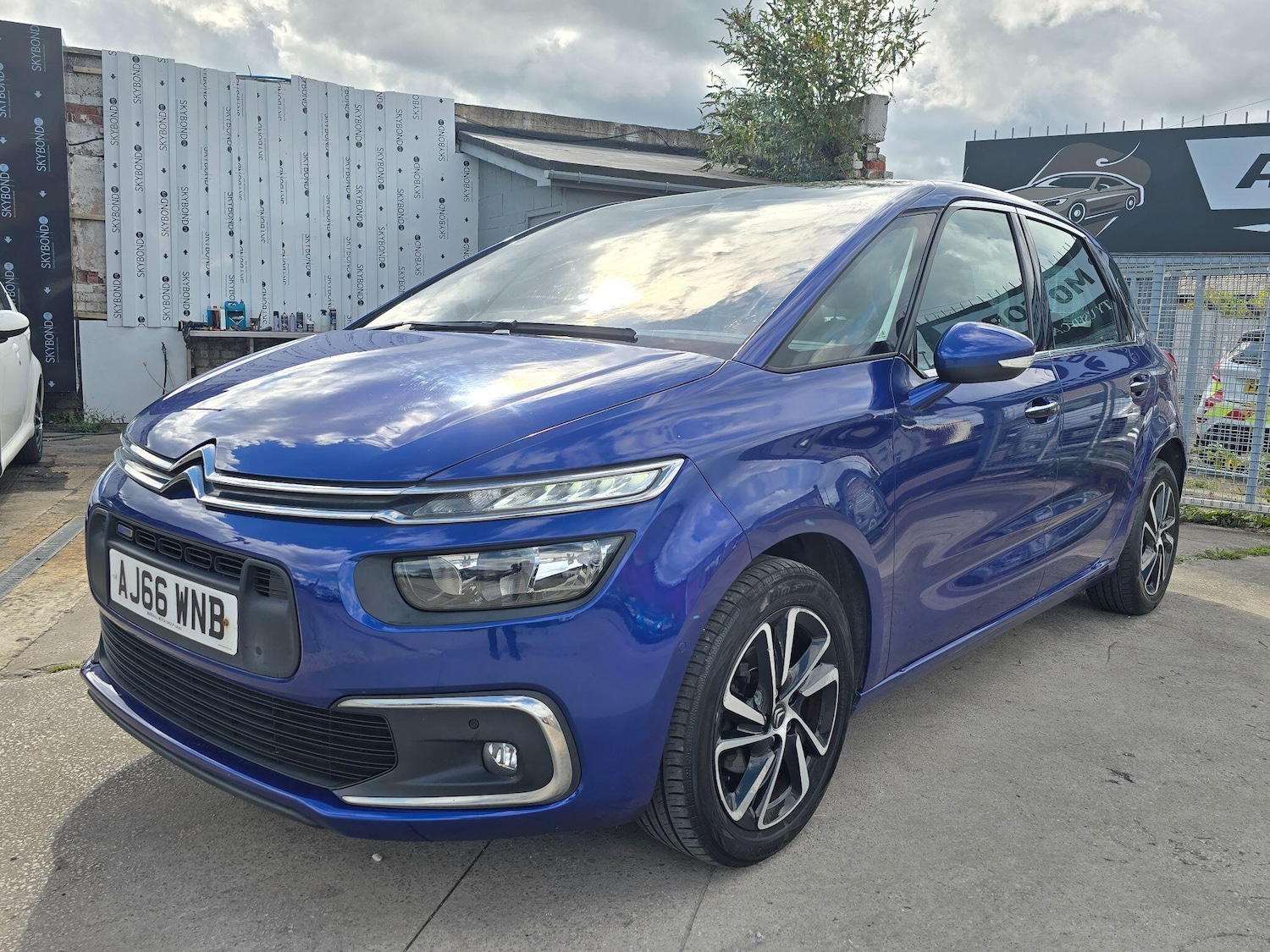 Used Citroen C4 Picasso 2016 for sale - 76370268: Photo 3