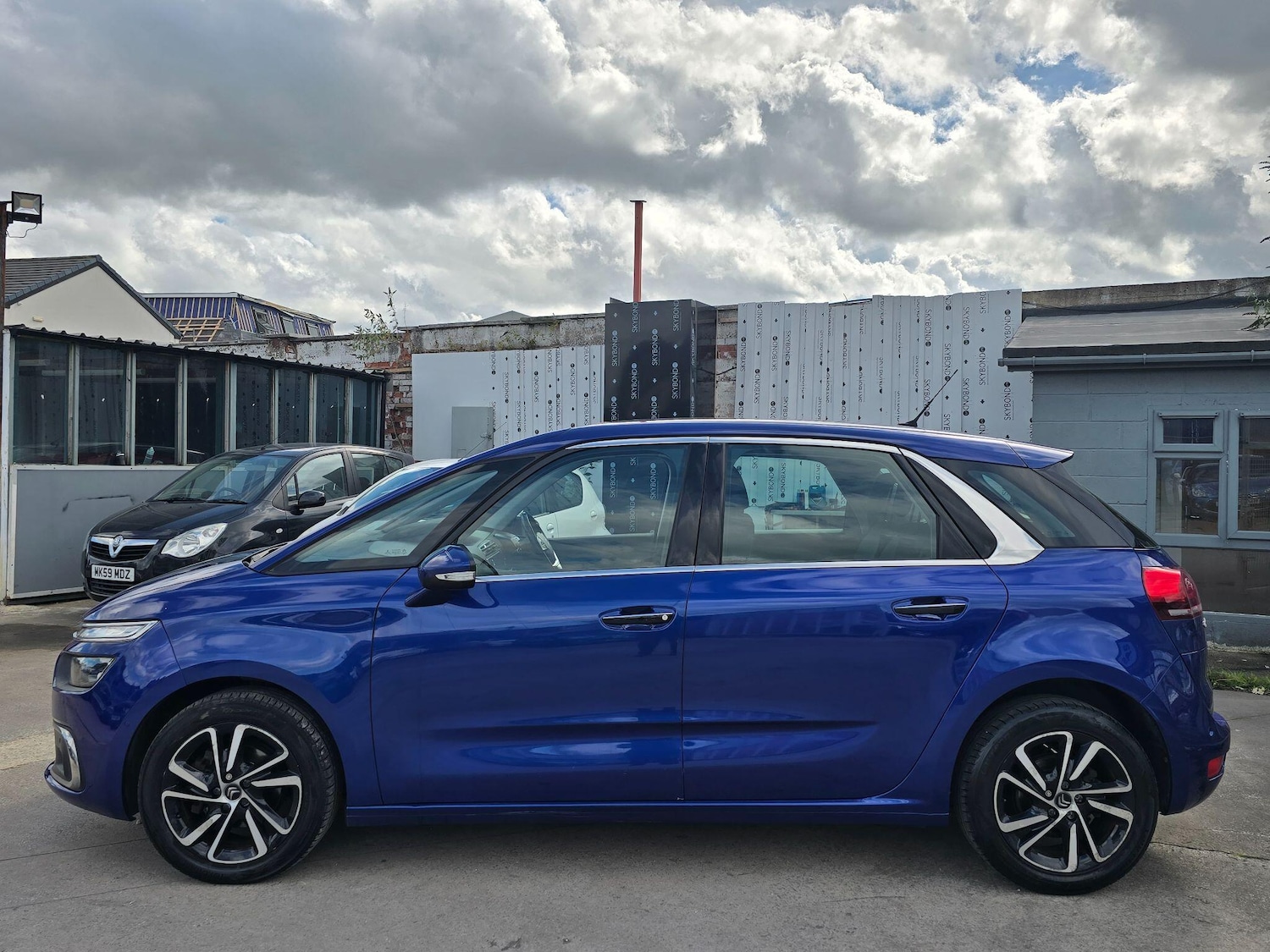 Used Citroen C4 Picasso 2016 for sale - 76370268: Photo 4