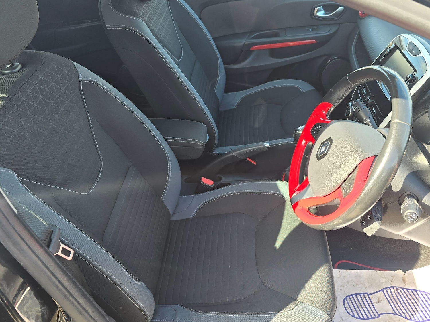 Used Renault Clio 2015 for sale - 77839539: Photo 12